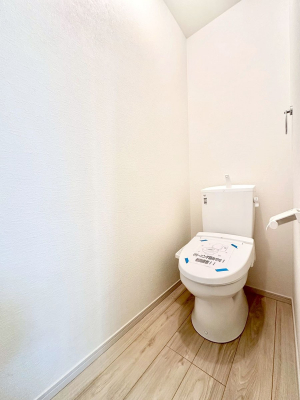 �g�C���@�g�C����1�K��2�K���ꂼ��ɔz�u����Ă��ĂƂĂ��֗��ł��B 