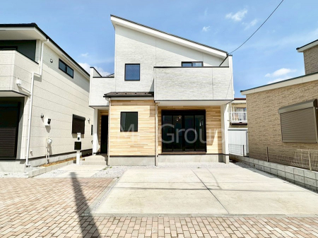 ���n�O�ώʐ^�@�������ꂽ�O�ρA�㎿�ȏZ��Ԃ��L���鎺���͉i�����S���ĉ߂�����Z���ł��B 