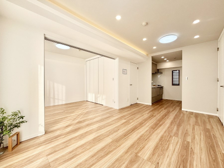 ���r���O�@�Ƒ��ꏏ�ɂ��H�����y���݂����Ȃ�L�X���r���O�_�C�j���O 