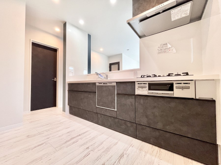 �L�b�`���@���������Ȃ���ł����Ƒ��Ƃ̉�b���y���߂�ΖʃL�b�`��  