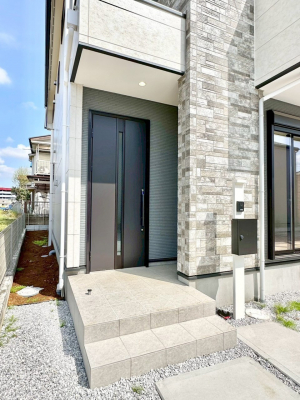 ���ց@��؂ȉƑ��A���q���o�}���錺�ցB