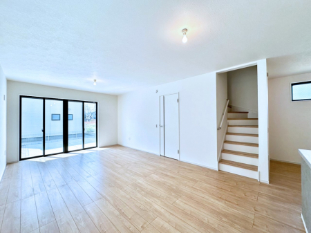 ���r���O�@�傫�ȑ����炽���Ղ�̗z���ƕ����������郊�r���O