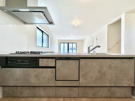 �L�b�`���@�������������I�ɁA�y�����I�V�X�e���L�b�`��  