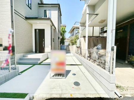 �@�ڂ̑O�����ԏꂾ�ƉJ�̓�����ʂɂ������������������֗��ł���