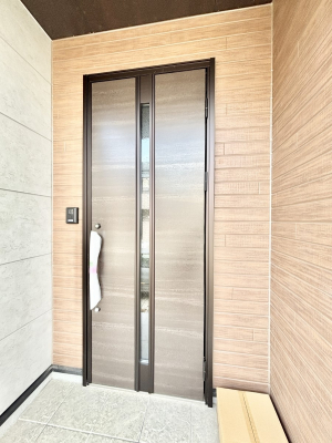 ���ց@��؂ȉƑ��A���q���o�}���錺�ցB