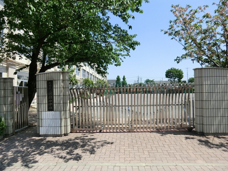 ���ӊ��@���w�Z 270m ���旧���䒆�w�Z