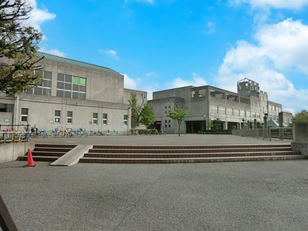 ���ӊ��@���w�Z 800m ����s���ؑ]�C���w�Z