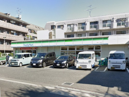 ���ӊ��@�R���r�j 300m �t�@�~���[�}�[�g �O���꒚�ړX