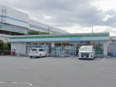 ���ӊ��@�R���r�j 700m �t�@�~���[�}�[�g�������܏��{�X