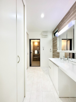 ���ʑ�E���ʏ��@��Ƃ�̐��ʃX�y�[�X�Œ��̐g�x�x���X���[�Y��