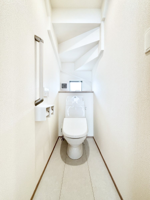 �g�C���@�E�H�V�����b�g�t���g�C����1�K��2�K���ꂼ��ɔz�u����Ă��ĂƂĂ��֗��ł��B 