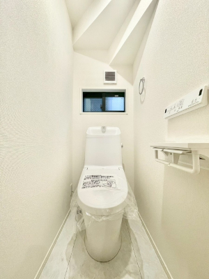 �g�C���@�g�C����1�K��2�K���ꂼ��ɔz�u����Ă��ĂƂĂ��֗��ł��B 