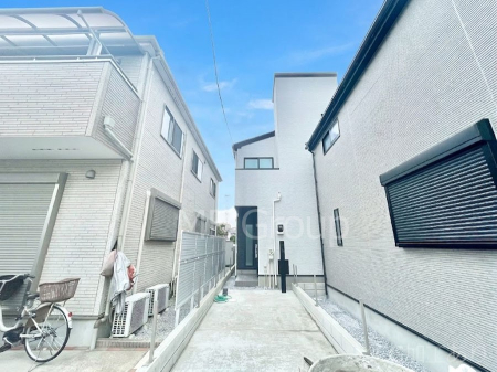 ���n�O�ώʐ^�@�������ꂽ�O�ρA�㎿�ȏZ��Ԃ��L���鎺���͉i�����S���ĉ߂�����Z���ł��B 