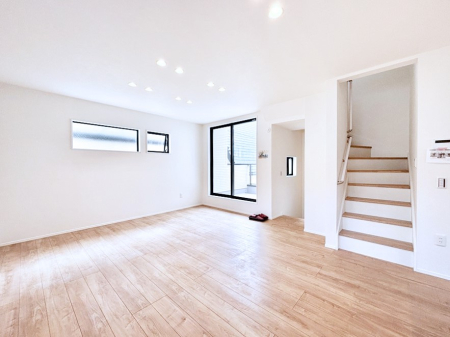 ���̑����ρ@�����u�������܁v�u��������v�Ƒ��Ƃ̃R�~���j�P�[�V�������[�܂郊�r���O�C���K�i������܂��B 