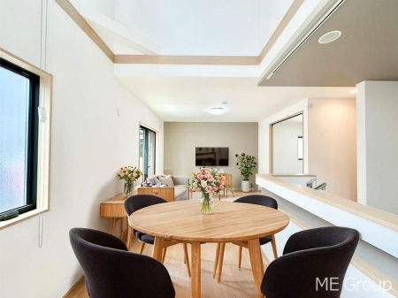 ���r���O�@���Ƒ��̓��₩�Șb�����ŕ�܂�閾�邢���r���O  ���Ƌ��CG�ł�  