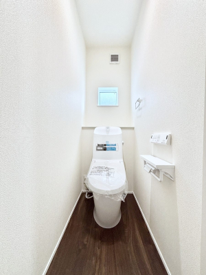 �g�C���@�g�C����1�K��2�K���ꂼ��ɔz�u����Ă��ĂƂĂ��֗��ł��B 