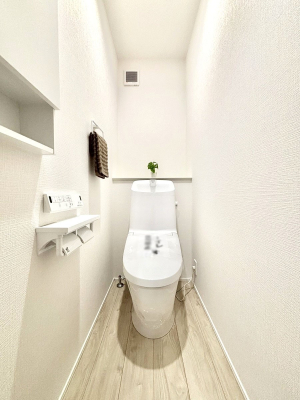 �g�C���@�g�C����1�K��2�K���ꂼ��ɔz�u����Ă��ĂƂĂ��֗��ł��B 
