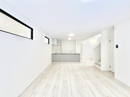 ���̑����ρ@�Ƒ��̏Ί炪���R�Ɛ��܂�Ă���A����ȕ��͋C�̃_�C�j���O�Ɏd�オ���Ă��܂��B