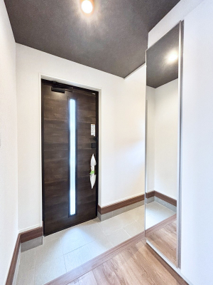 ���ց@�V���[�Y�C���N���[�N�t���̌��ցB�Ƒ��S���̌C��J��Ȃǂ���������[�ł��܂��B