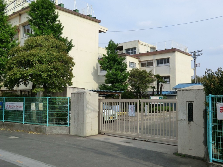 ���ӊ��@���w�Z 679m ����s���O�쏬�w�Z