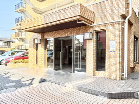 �G���g�����X�@�Z���҂◈�K�҂��C�����悭���o�}���B�������������͋C�̃G���g�����X