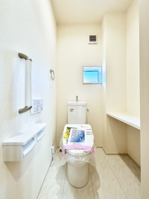 �g�C���@�g�C����1�K��2�K���ꂼ��ɔz�u����Ă��ĂƂĂ��֗��ł��B 