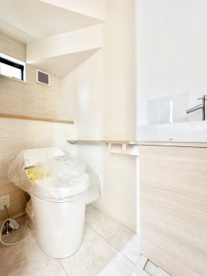 �g�C���@�g�C����1�K��2�K���ꂼ��ɔz�u����Ă��ĂƂĂ��֗��ł��B 